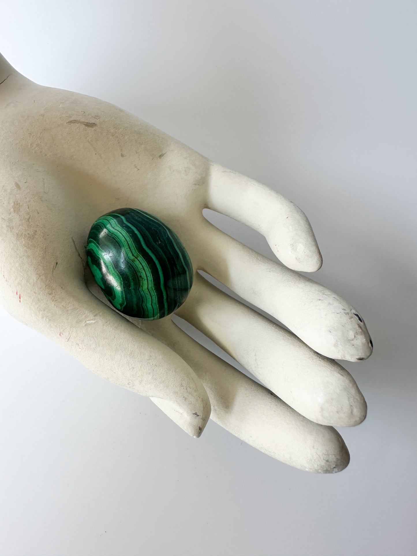 Genuine Malachite Egg - II (1.375"L x 1"W x 1"H)